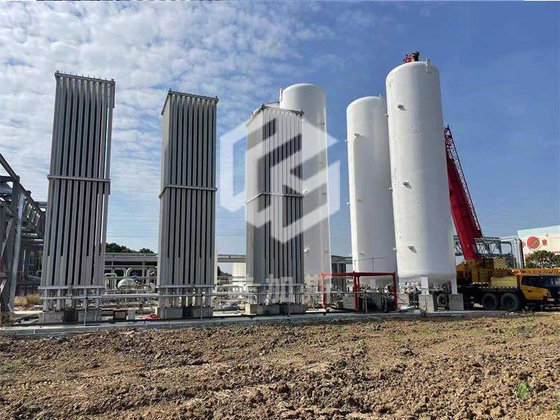 1669973961.jpg 氣化器-江蘇新建空分項(xiàng)目-9000方氣化器3臺.jpg